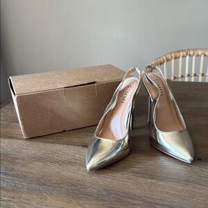 Slingback Pointed-Toe Heels in Metallic Gold